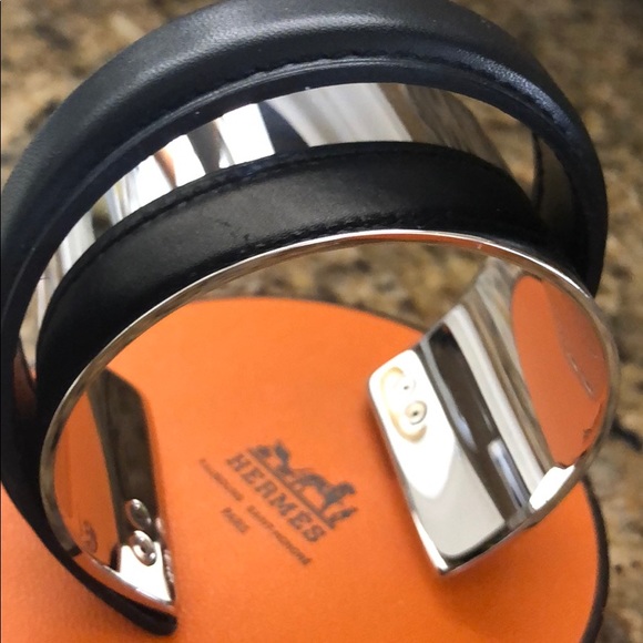 Never worn Hermes silver and leather bracelet - Picture 4 of 5